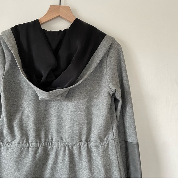 ✨NWT✨ BLANC NOIR Traveler Hooded Wrap Jacket in Heather Grey Black Sz Small - Picture 11 of 16